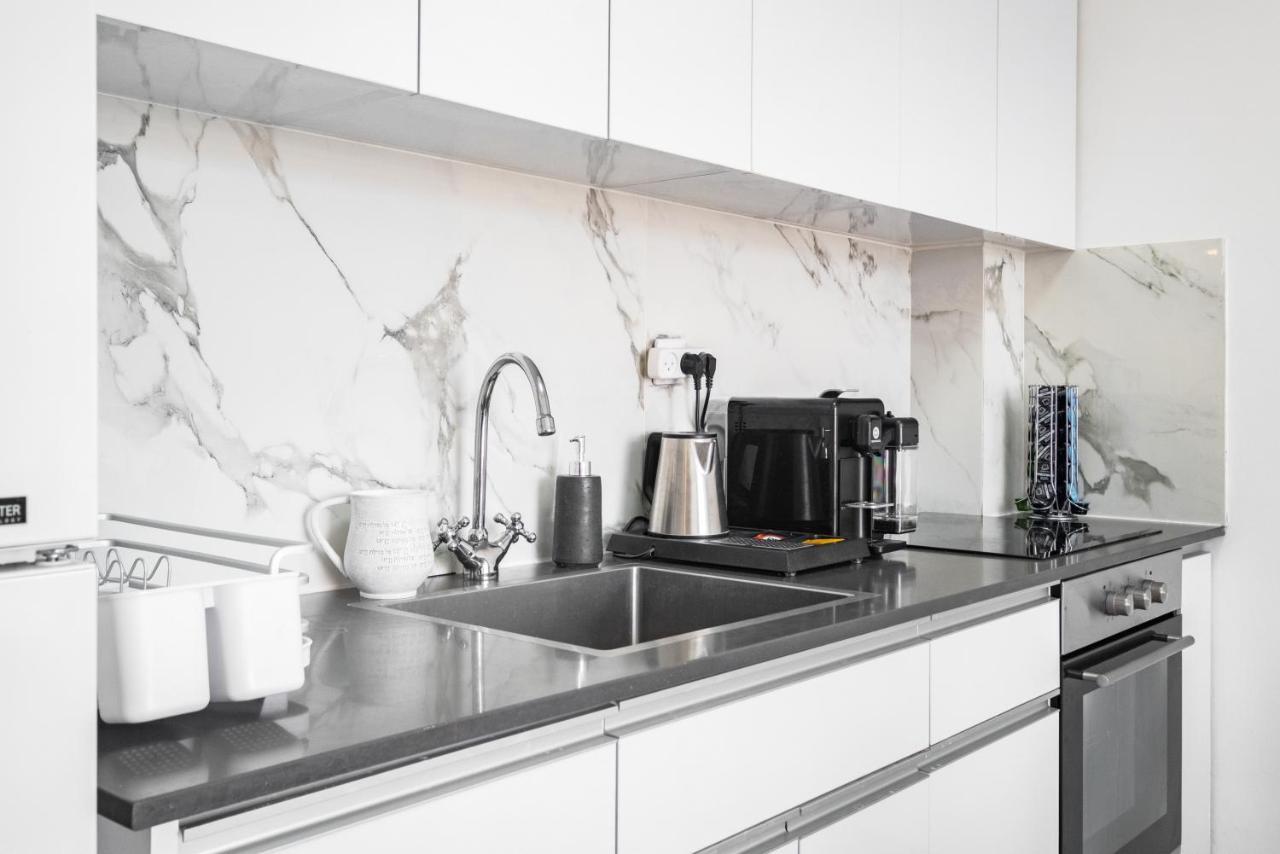 Modern Bright, Near Mahane Yehuda Market, Balcony 예루살렘 외부 사진