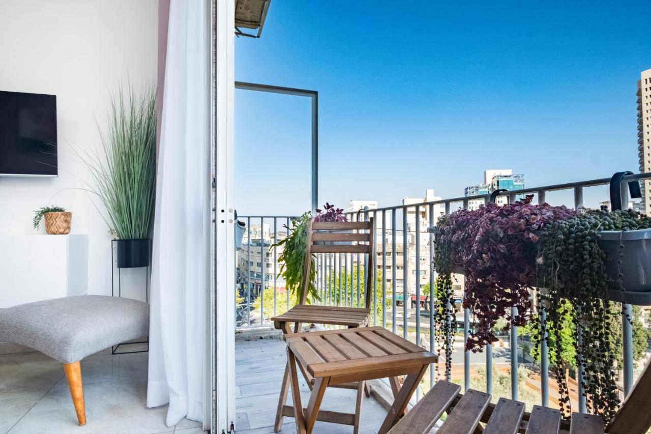 Modern Bright, Near Mahane Yehuda Market, Balcony 예루살렘 외부 사진