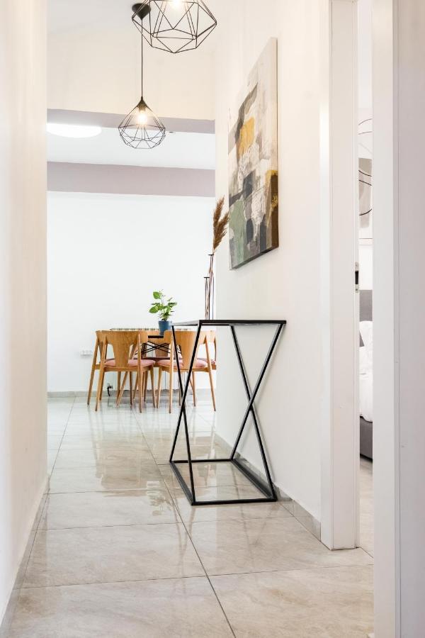 Modern Bright, Near Mahane Yehuda Market, Balcony 예루살렘 외부 사진