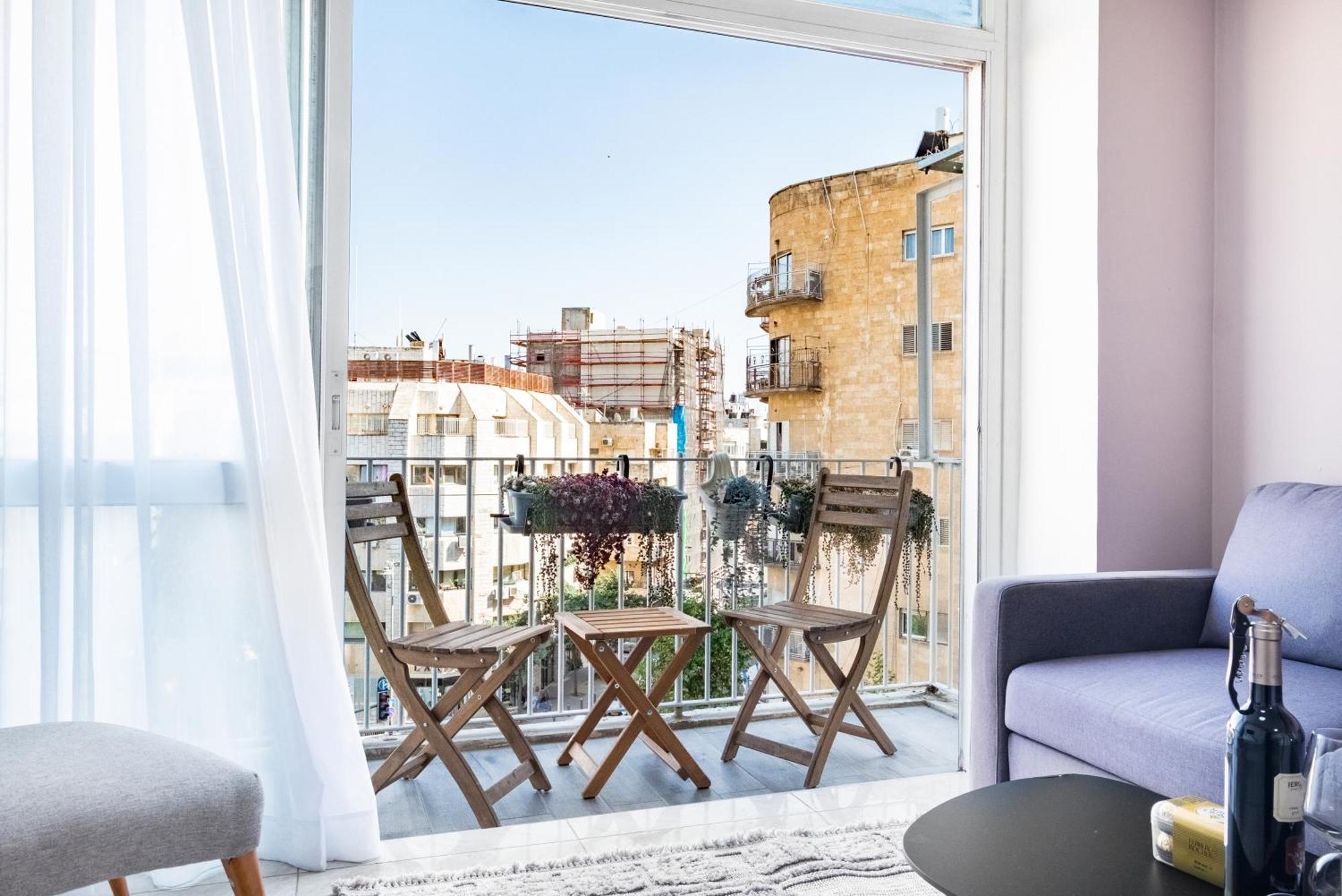 Modern Bright, Near Mahane Yehuda Market, Balcony 예루살렘 외부 사진