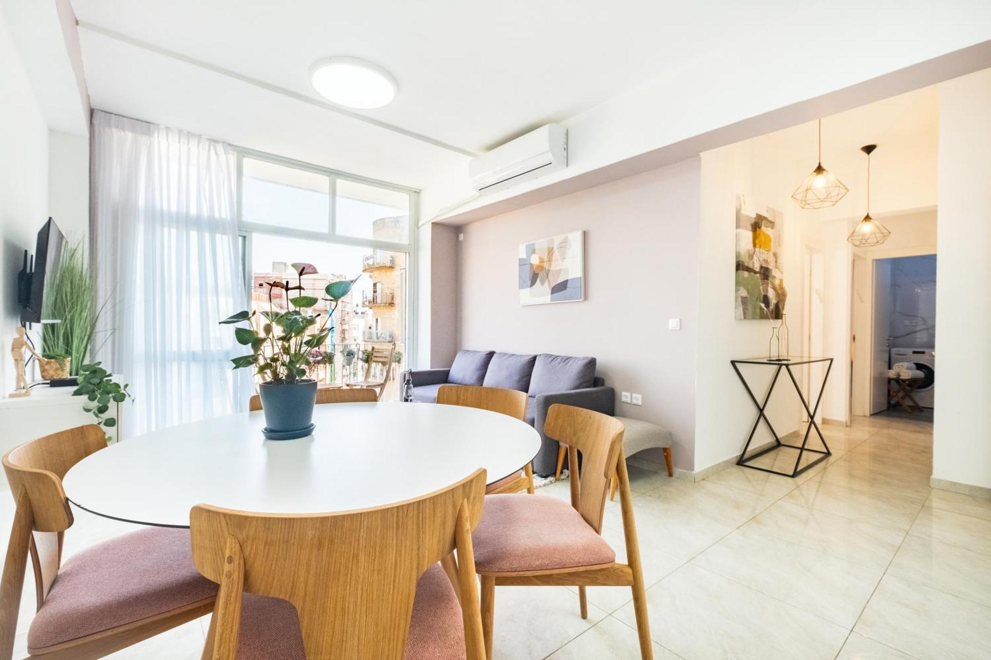 Modern Bright, Near Mahane Yehuda Market, Balcony 예루살렘 외부 사진